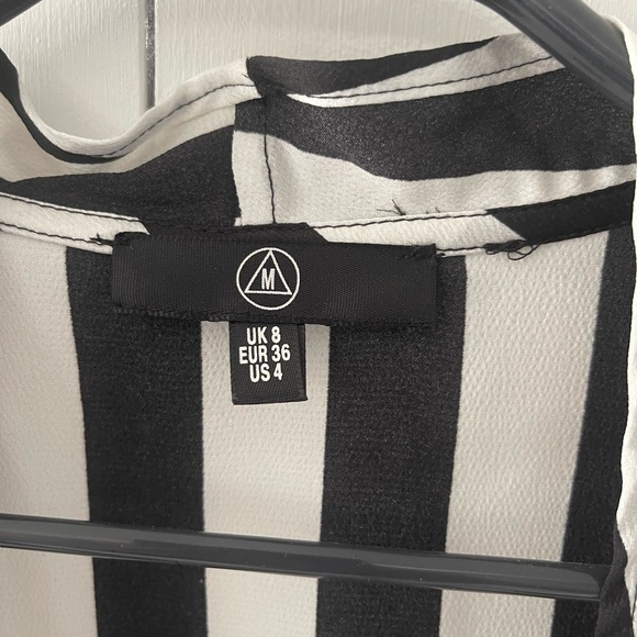 Black and white striped tie up top - Picture 3 of 4